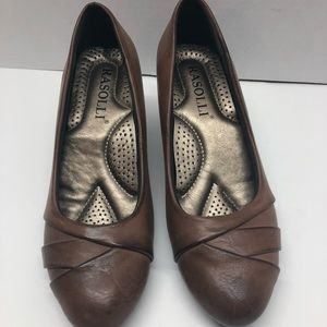 Rasolli brown 2 1-2” heels size 6
